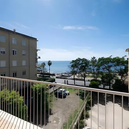 Beachfront Seaview - Terrace - Parking & Wifi
